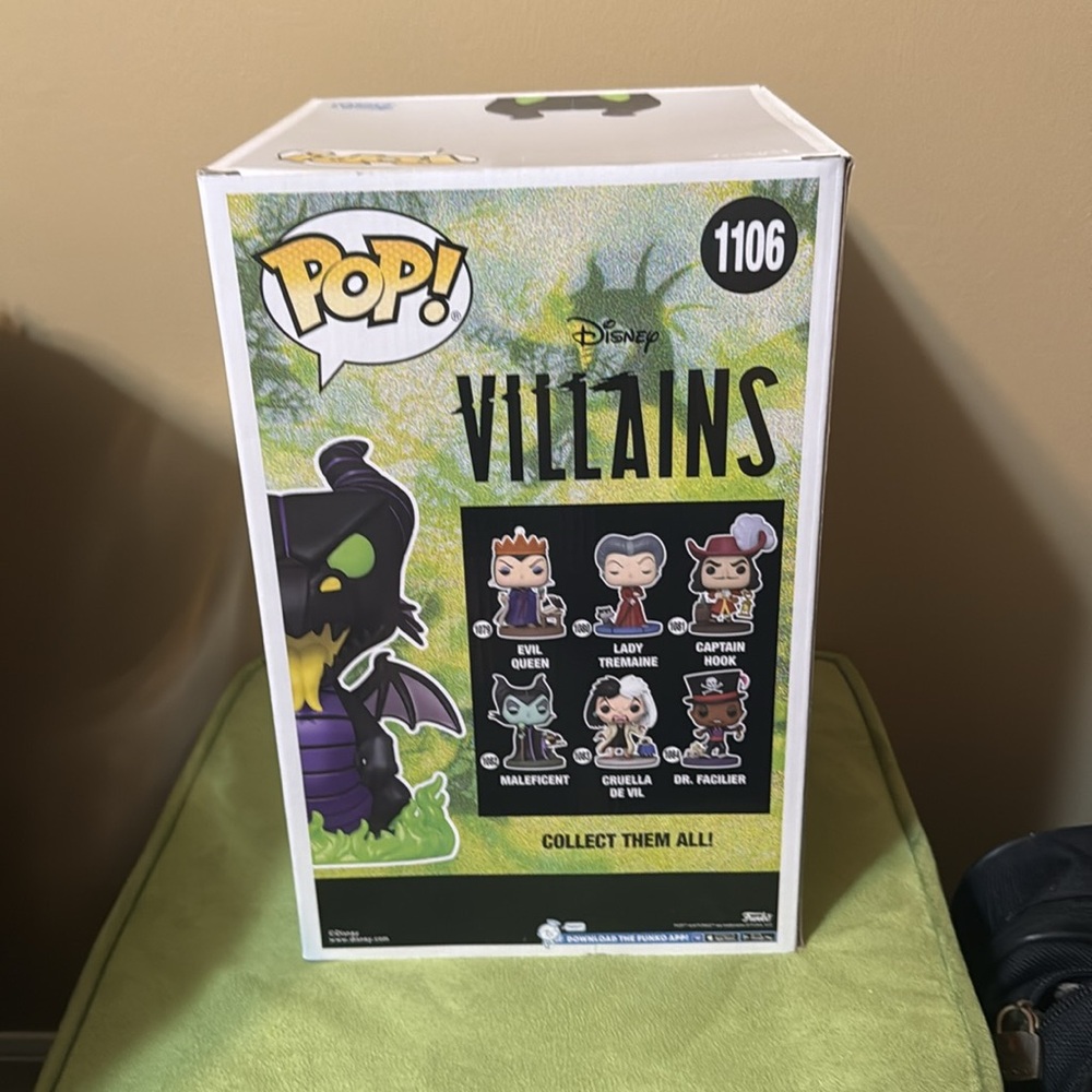Funko Pop Jumbo: Villains - Maleficent Dragon - Picture 7 of 10